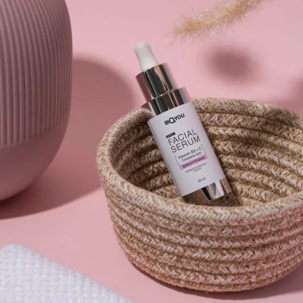 DERMA+ Осветляющая сыворотка с ниацинамидом и витамином С, 30мл